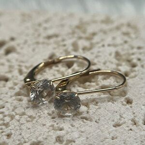 14k Yellow Gold Cubic Zirconia Leverback Earrings